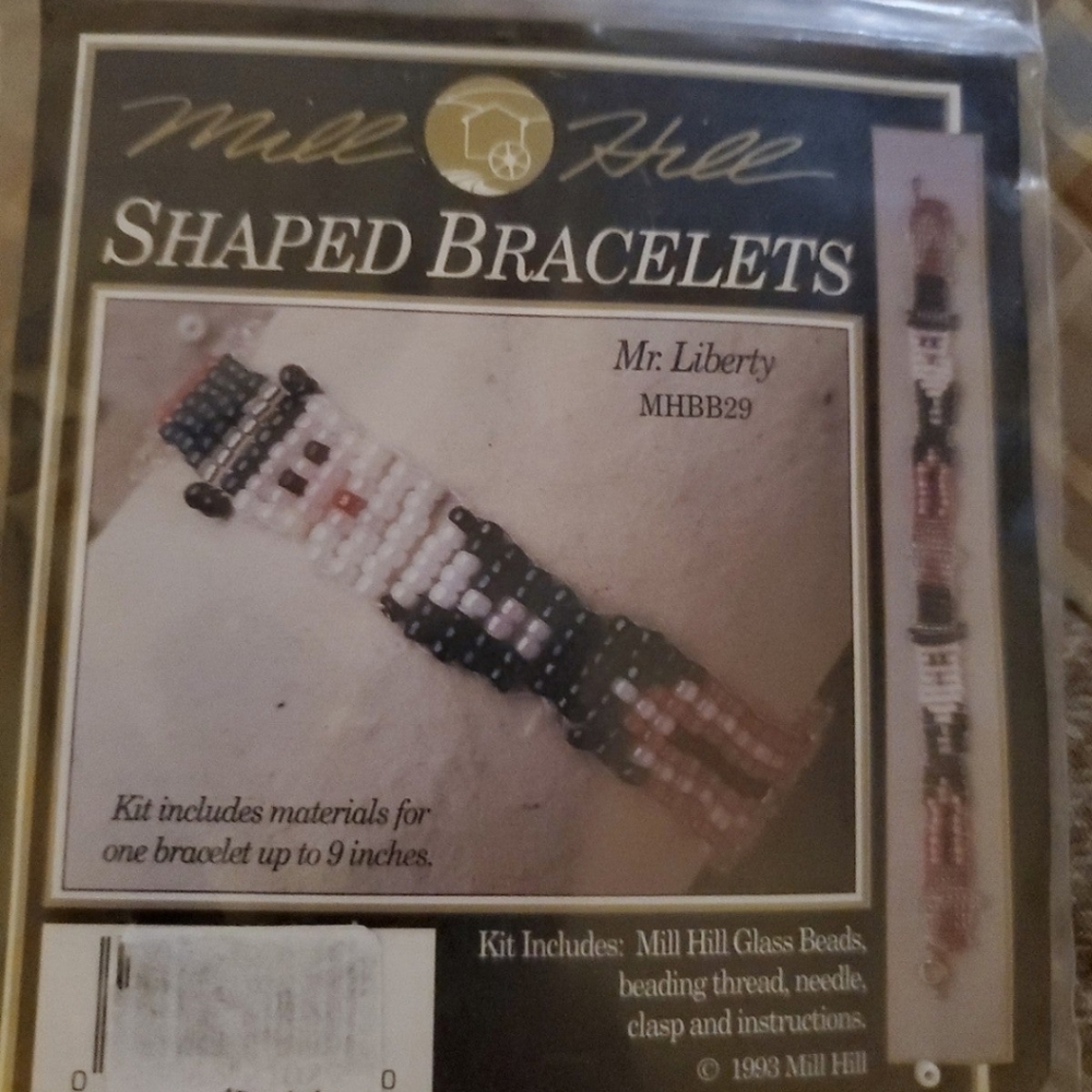 DIY BRACELET Mill Hill glass bead kit Mr Liberty